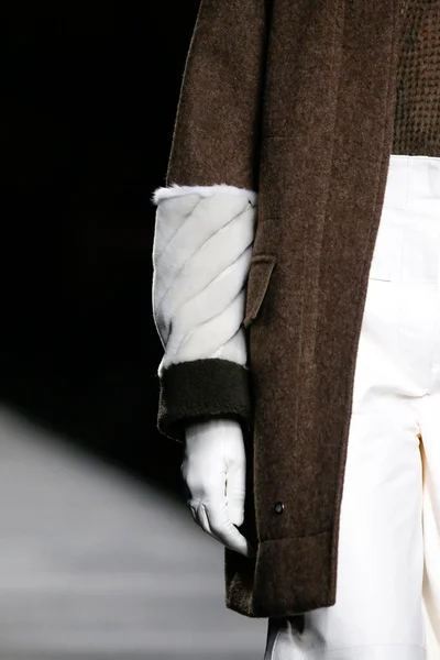 Look 80